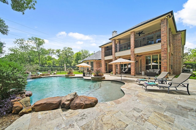77 Big Trl, Missouri City, TX 77459 - outdoor pool featuring ceiling fan and a patio