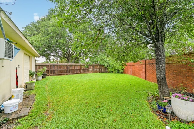 2803 Canyon Dr, Pearland, TX 77584 - view of yard