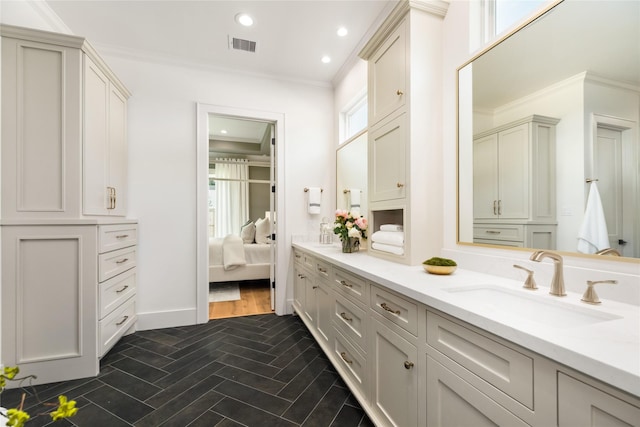 1611 Richelieu Ln, Houston, TX 77018 - full bath featuring crown molding, vanity, connected bathroom, and recessed lighting
