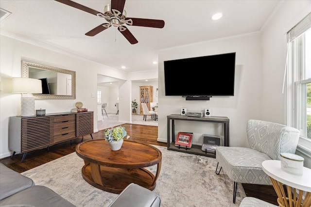 1709 Chantilly Ln, Houston, TX 77018 - living area featuring a ceiling fan, ornamental molding, wood finished floors, baseboards, and recessed lighting