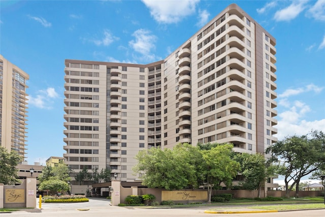3525 Sage Rd Unit 1713, Houston, TX 77056 - view of apartment building / complex