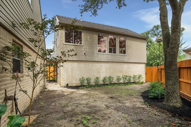 706 St Ives Ct, Houston, TX 77079 - view of side of property with brick siding