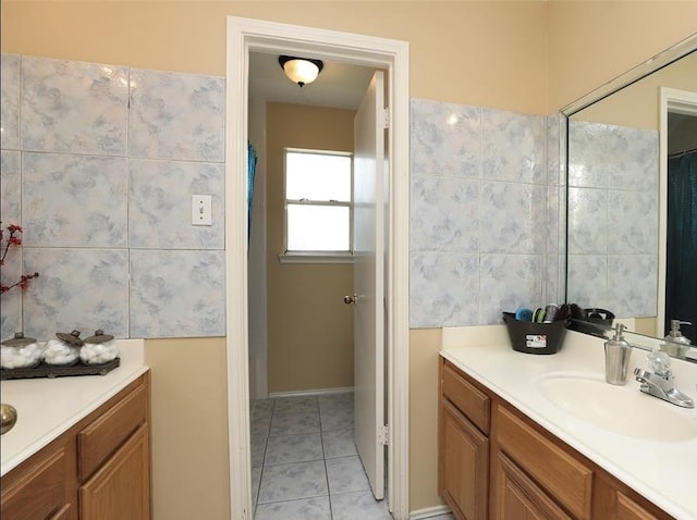 4915 Dove Springs Dr, Houston, TX 77066 - bathroom featuring vanity and tile patterned flooring