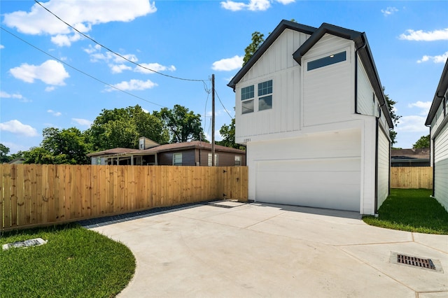 1031 S Victory St, Houston, TX 77088 - photo 2