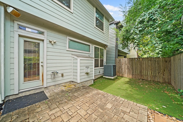1121 Beall Landing Ct, Houston, TX 77008 - view of patio / terrace with central air condition unit