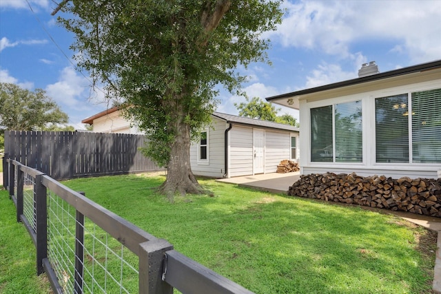 711 S Tesch St, Bellville, TX 77418 - view of yard