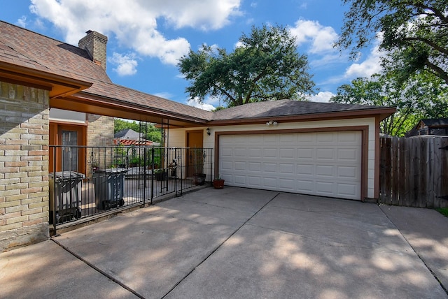 1610 Chapelwood Ln, Richmond, TX 77406 - garage featuring driveway