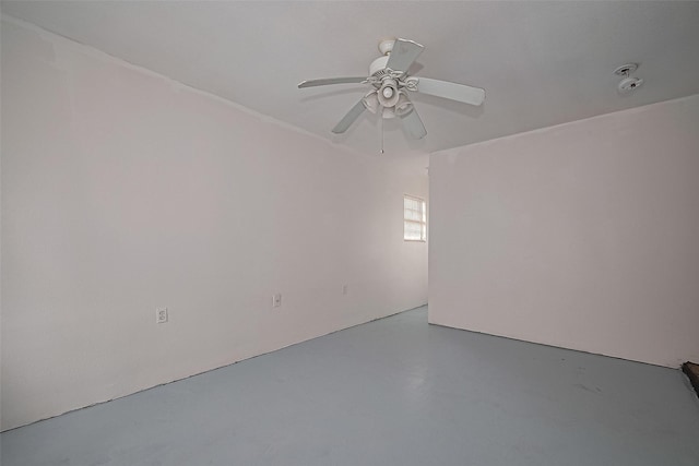 423 Gammon Dr, Houston, TX 77022 - empty room featuring ceiling fan and finished concrete floors