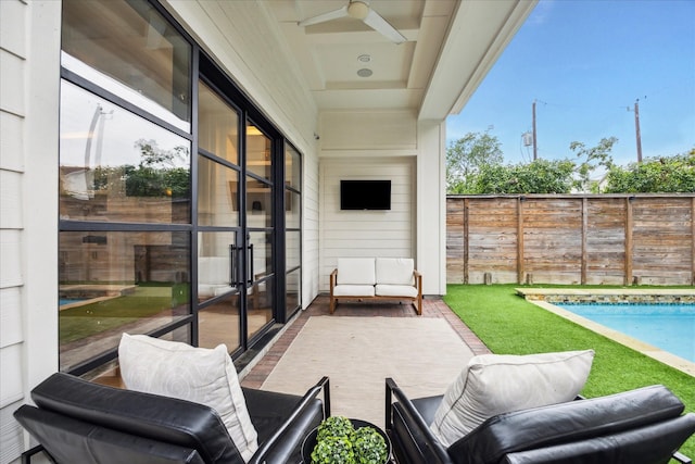 540 W 26th St Unit B, Houston, TX 77008 - fenced backyard with ceiling fan