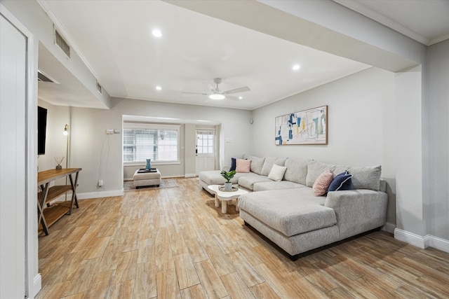 811 Lovett Blvd Unit 26, Houston, TX 77006 - living area with light wood-type flooring, a ceiling fan, and recessed lighting