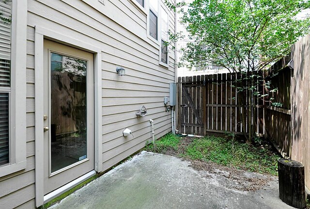 2366 Bastrop St, Houston, TX 77004 - view of patio