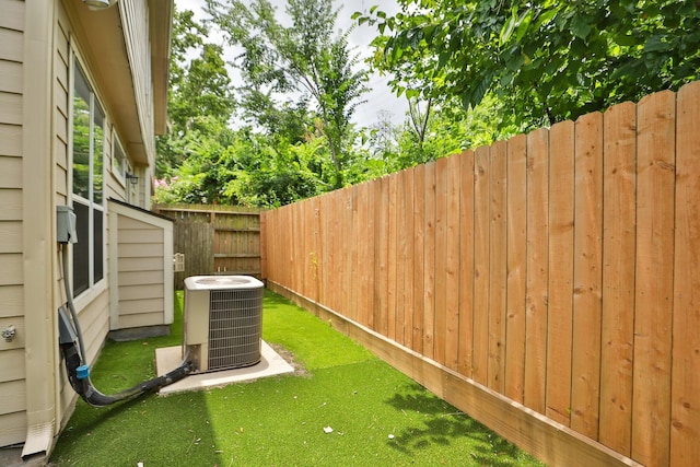 4256 Childress St, Houston, TX 77005 - view of yard featuring central AC