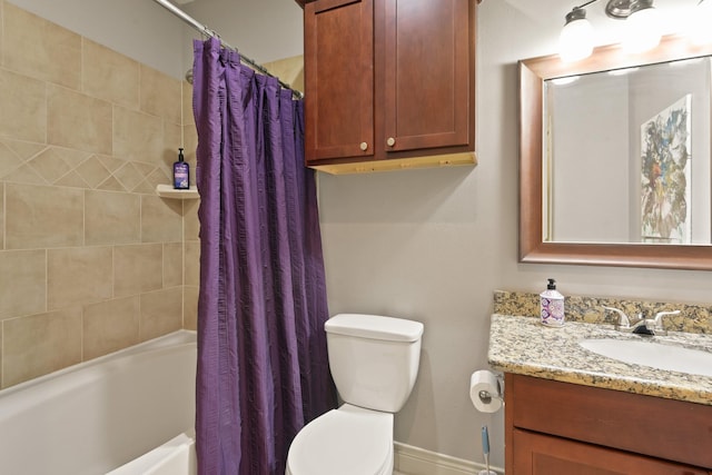 531 Private Road 6350, Dayton, TX 77535 - full bath featuring vanity and shower / tub combo with curtain