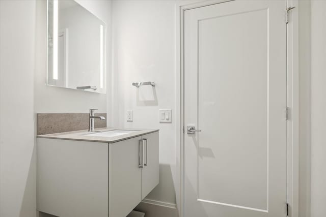 1701 Hermann Dr Unit 27Ce, Houston, TX 77004 - bathroom with vanity