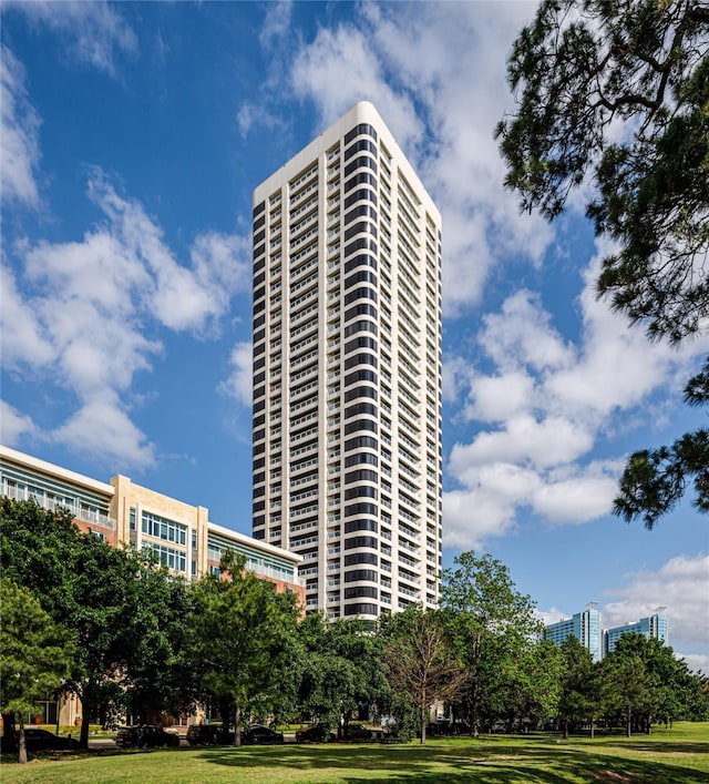 1701 Hermann Dr Unit 27Ce, Houston, TX 77004 - view of building exterior