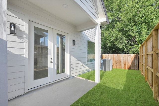5107 New Orleans St, Houston, TX 77020 - view of yard featuring french doors, central AC, and a patio
