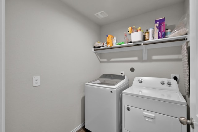 13916 Great Pines Ct, Conroe, TX 77302 - laundry area featuring washer and dryer