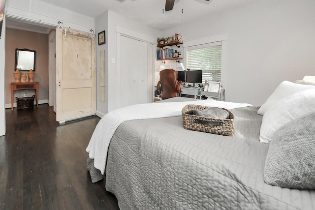 1038 Lawrence St, Houston, TX 77008 - bedroom featuring wood finished floors, ceiling fan, a closet, and an office area