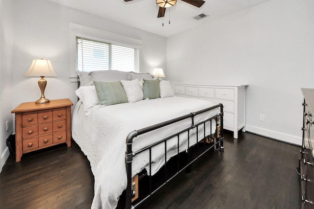 1038 Lawrence St, Houston, TX 77008 - bedroom with wood finished floors and a ceiling fan