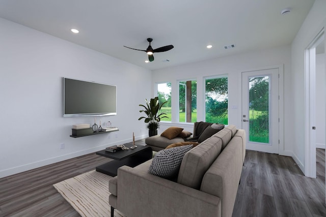 68 Fairway Dr, Trinity, TX 75862 - living room featuring baseboards, a ceiling fan, wood finished floors, and recessed lighting