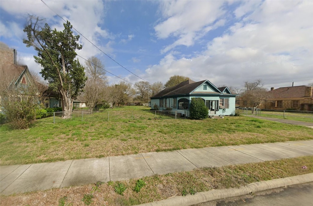 9910 Fulton St, Houston, TX 77076 - view of home's exterior