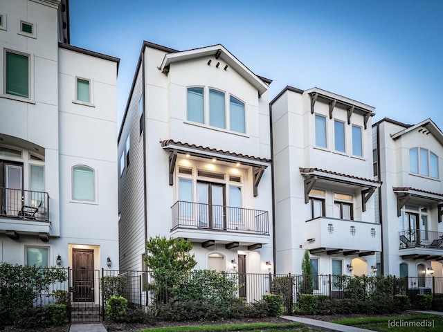 1224 Thompson, Houston, TX 77007 - multi unit property with stucco siding
