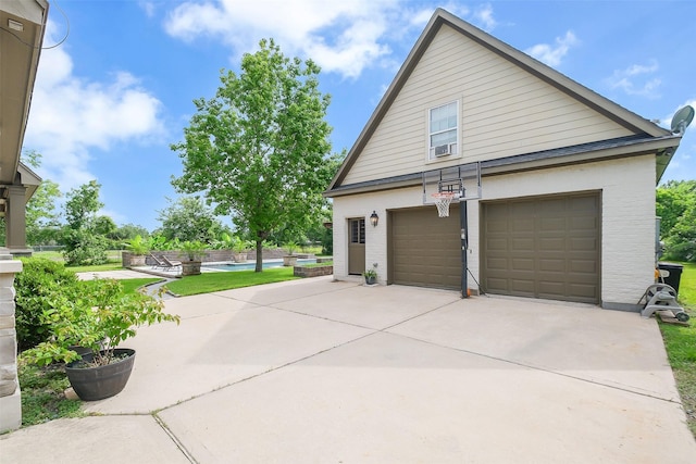 4002 Old Chocolate Bayou Rd Unit Cr89, Manvel, TX 77578 - garage featuring concrete driveway