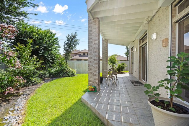 4601 Country Club Vw, Baytown, TX 77521 - photo 2