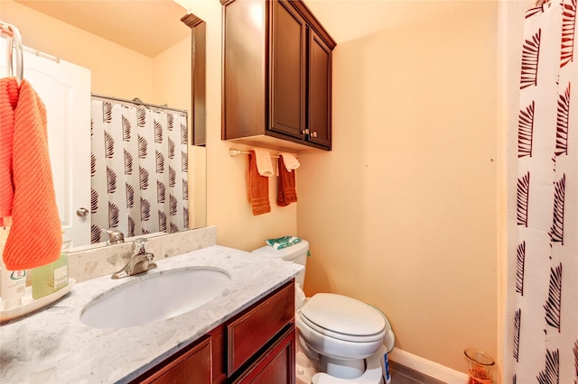6119 Cresting Knolls Cir, Richmond, TX 77407 - full bath with vanity and a shower with curtain