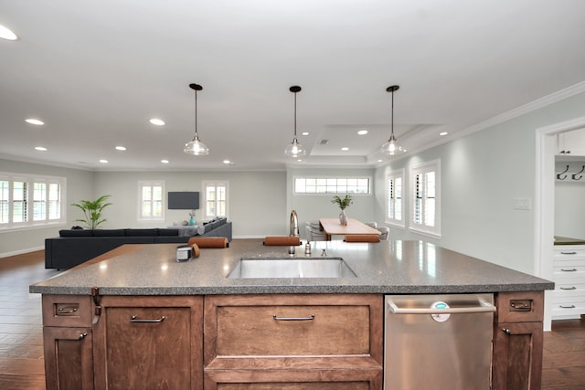 1010 Prince St, Houston, TX 77008 - kitchen featuring a sink, ornamental molding, open floor plan, recessed lighting, and pendant lighting