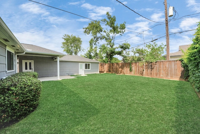 1010 Prince St, Houston, TX 77008 - view of yard with a patio area