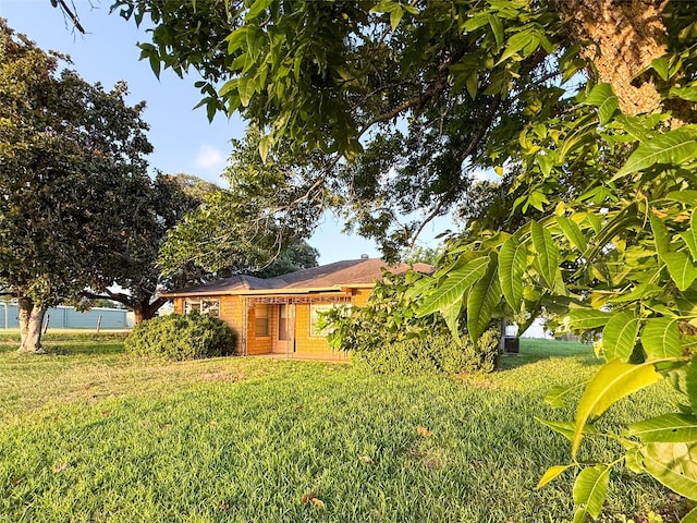 1002 Neiser Ln, Weimar, TX 78962 - view of green lawn