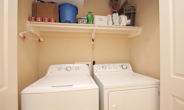 2203 Dorrington St Unit 208, Houston, TX 77030 - washroom with washer and dryer