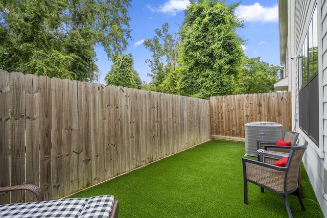 6405 Highland Pine Ln, Houston, TX 77091 - view of yard featuring central AC