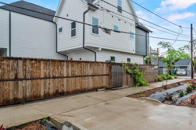 2105 Sam Wilson St Unit A, Houston, TX 77020 - view of side of property featuring a patio