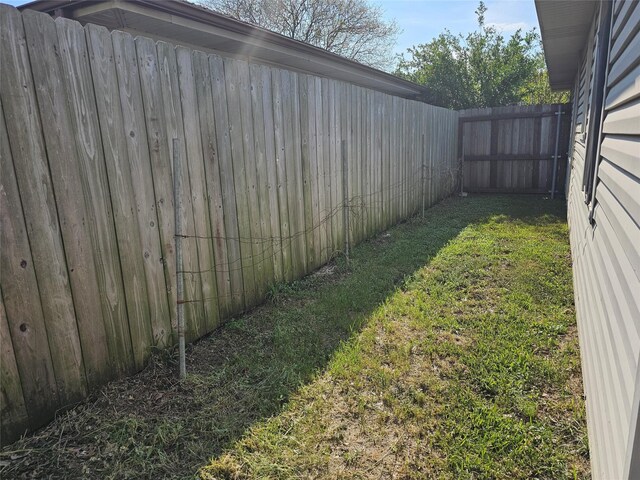 213 Linda St, Deer Park, TX 77536 - view of yard