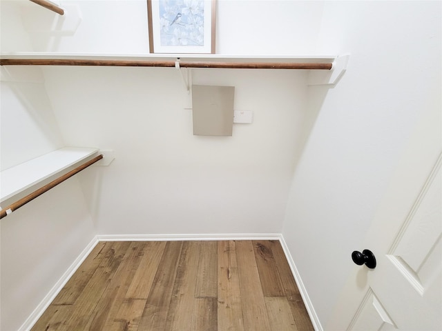 218 Windrift Ct, Sugar Land, TX 77479 - walk in closet featuring light wood finished floors