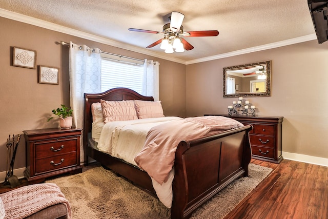 434 Lakeside Dr, Kemah, TX 77565 - bedroom featuring wood finished floors, ornamental molding, a textured ceiling, and ceiling fan
