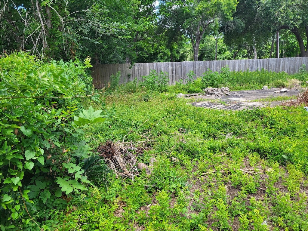 9316 Neville Ave, Hitchcock, TX 77563