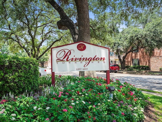 6402 Del Monte Dr Unit 20, Houston, TX 77057 - view of community sign