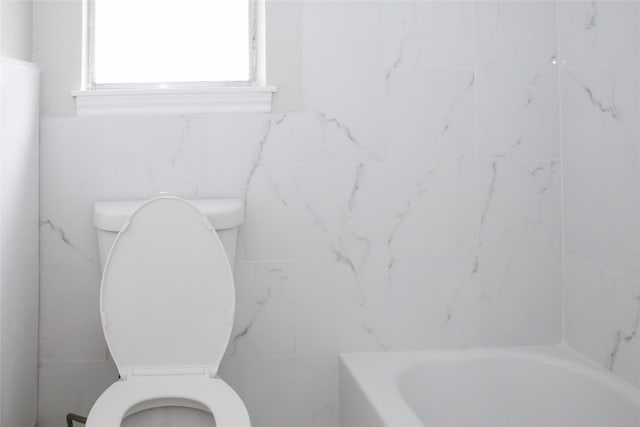 912 Robinson Rd, La Porte, TX 77571 - full bath with toilet and a bath