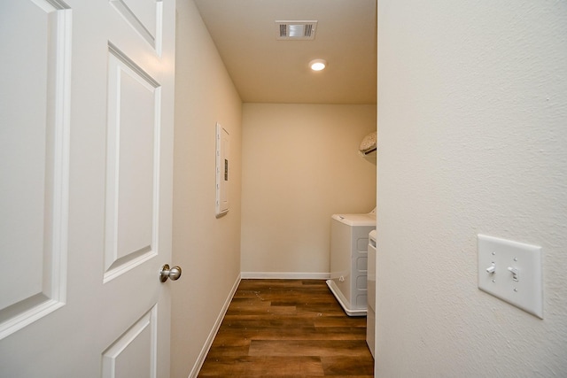 4611 Prairie Chase Dr, Houston, TX 77069 - laundry room with washing machine and dryer, wood finished floors, baseboards, and recessed lighting