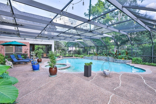 2107 N Shadow Grove Ln, Richmond, TX 77406 - view of pool featuring a patio, a pool with connected hot tub, and a lanai