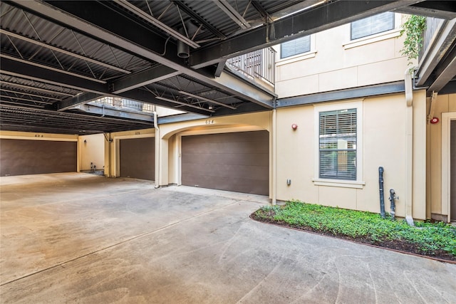 624 Harold St, Houston, TX 77006 - garage with driveway