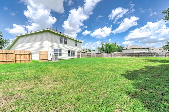 6701 Hidden Colony Ln, League City, TX 77539 - rear view of property with a fenced backyard