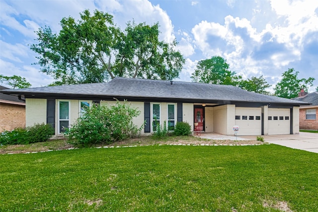 15726 Blackhawk Blvd, Friendswood, TX 77546 - single story home with a garage, a front yard, and driveway