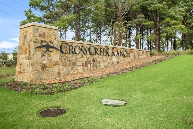 29639 Mahogany View Ln, Fulshear, TX 77441 - community / neighborhood sign featuring a yard