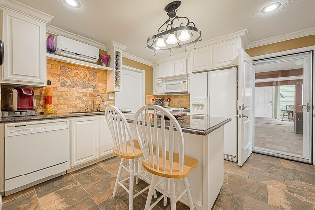 792 W Bayshore Dr, Palacios, TX 77465 - photo 18