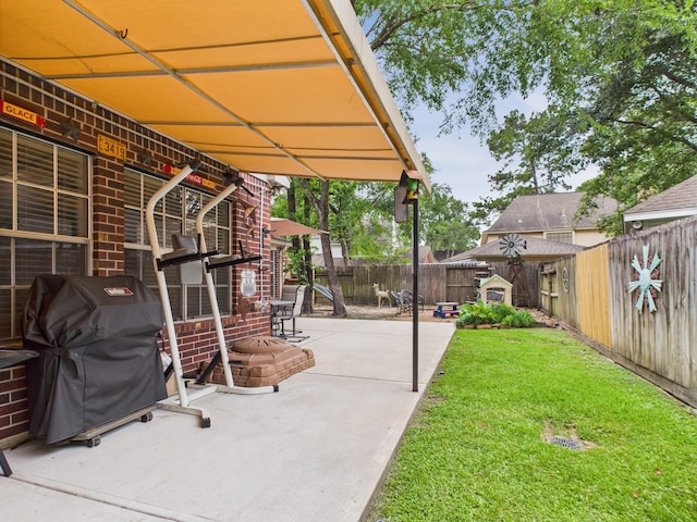 3707 Scenic Valley Dr, Kingwood, TX 77345 - view of yard with a patio area