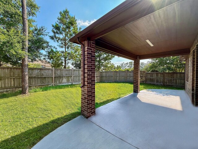 31007 Laurel Creek Ln, Conroe, TX 77385 - view of patio / terrace